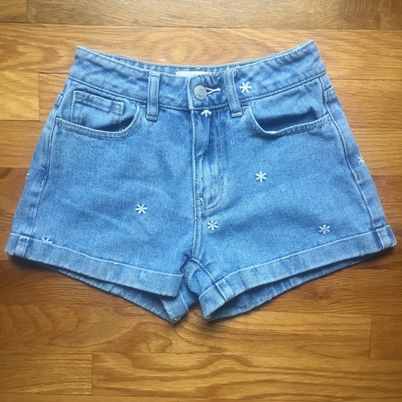 SOLD pacsun daisy shorts - Picture 5 of 7
